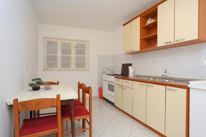 Apartments by the sea Brela Makarska - 2718 - image 36