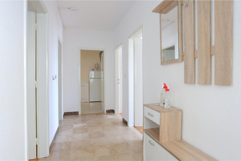Apartments by the sea Brela Makarska - 2718 - image 30