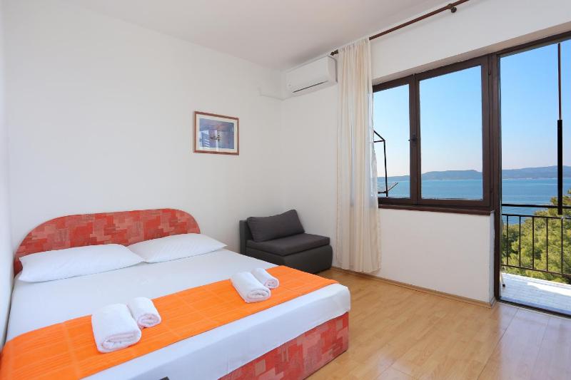 Apartments by the sea Brela Makarska - 2718 - image 35
