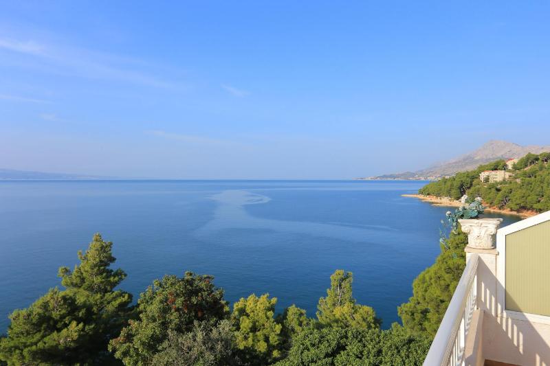 Two-Bedroom Apartment with Terrace and Sea View image 3