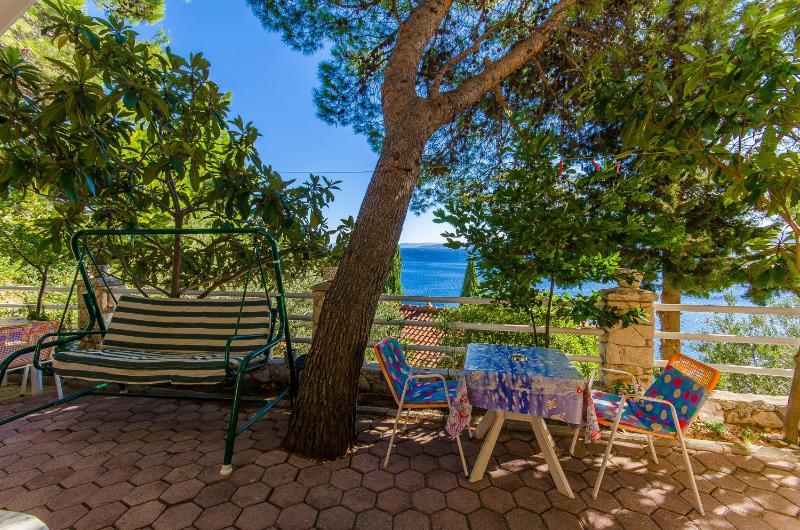One-Bedroom Apartment with Terrace and Sea View image 2