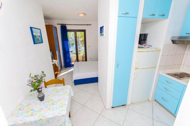 Studio with Balcony and Sea View image 4
