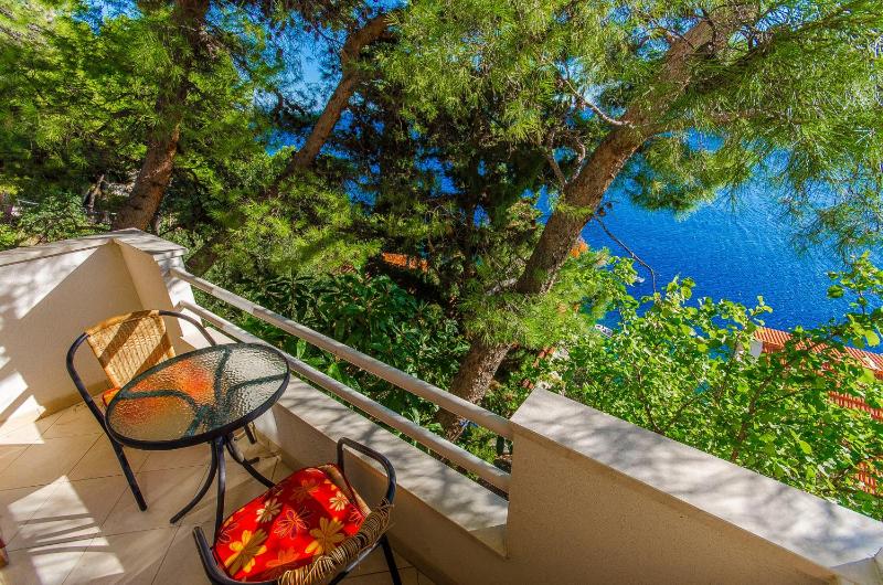 Studio with Balcony and Sea View image 2