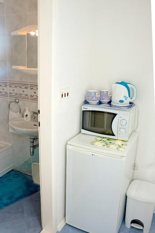 Double Room with Balcony and Sea View image 2