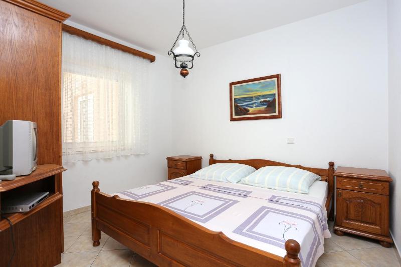 One-Bedroom Apartment with Terrace and Sea View image 1