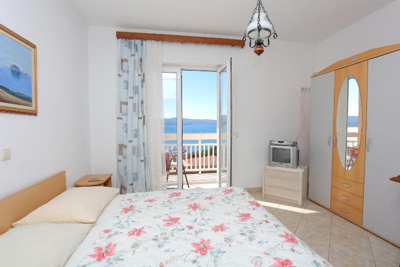 Studio with Balcony and Sea View image 3
