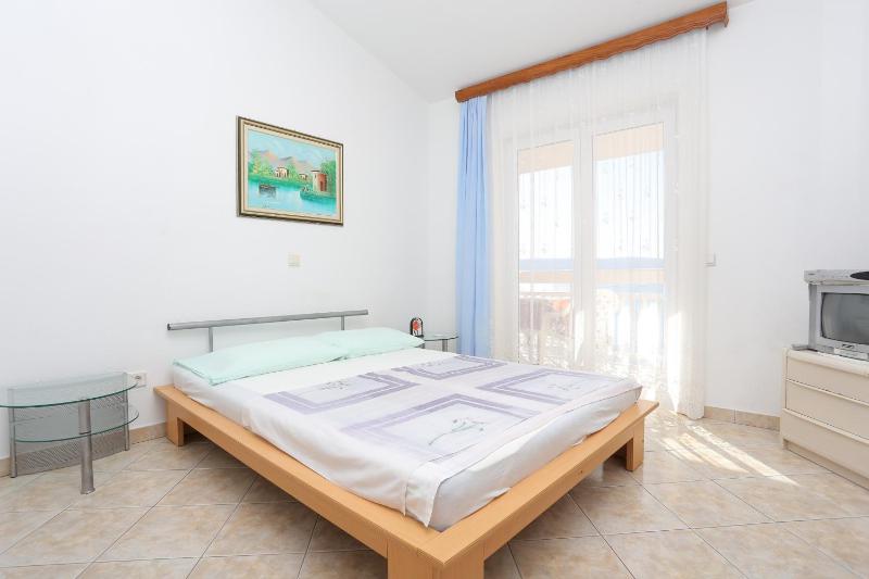 Studio with Balcony and Sea View image 1