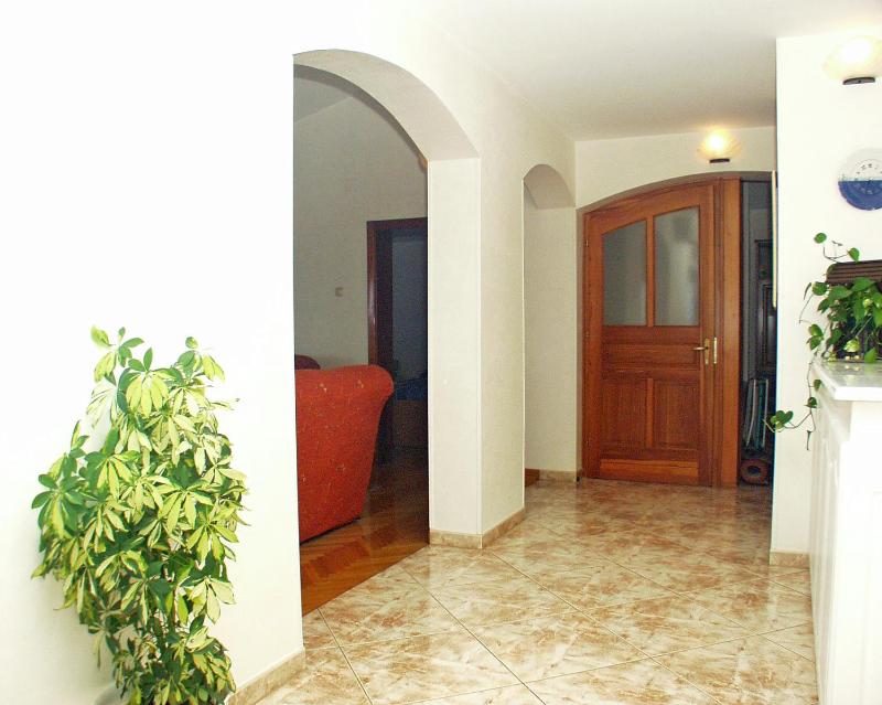 One-Bedroom Apartment with Terrace and Sea View image 2