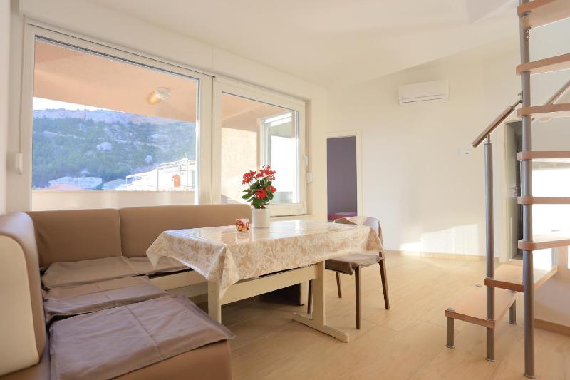 Apartments by the sea Duce Omis - 4795 - image 2