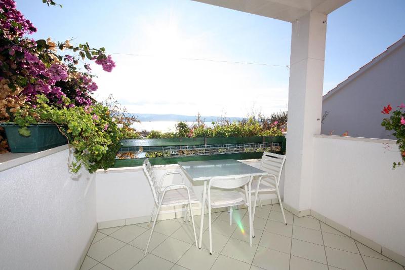 Apartments by the sea Duce Omis - 4795 - image 11