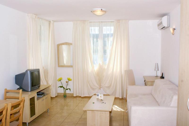 One-Bedroom Apartment image 1