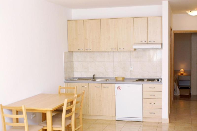 One-Bedroom Apartment image 4