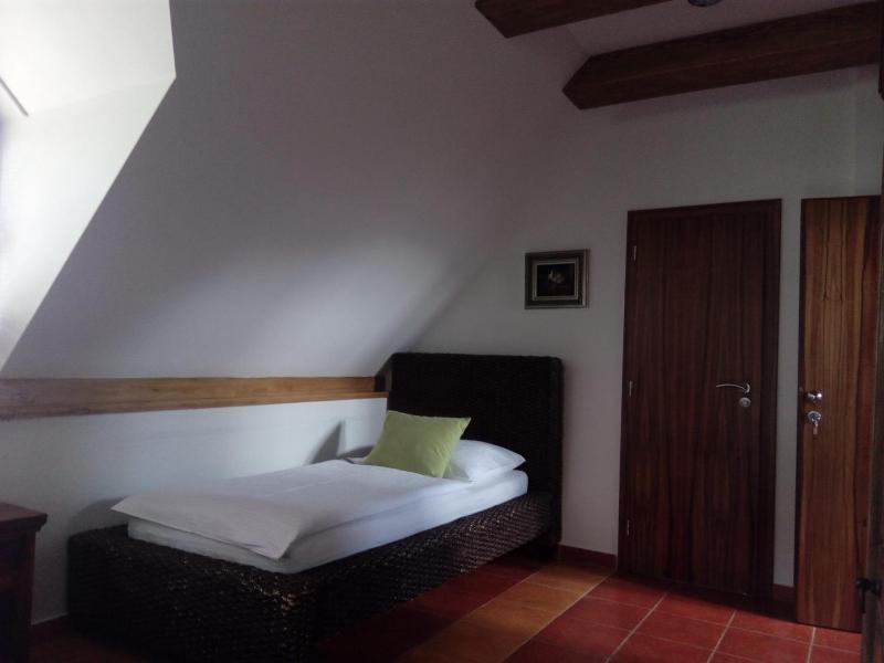 Single Room with Bathroom image 3