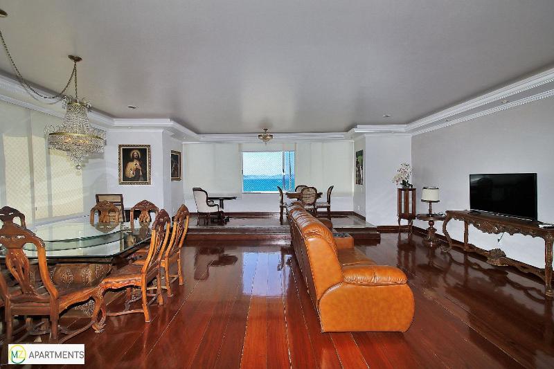 Huge 3 bedroom ocean front for 8 people - image 13