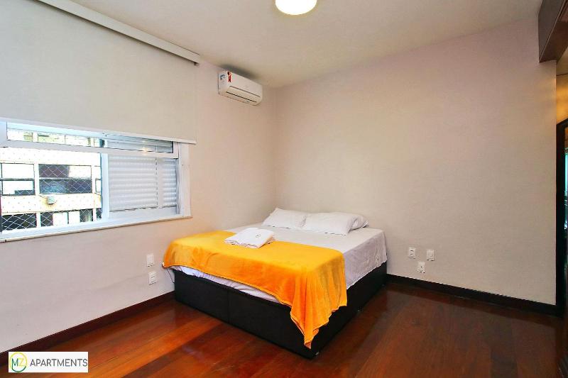 Huge 3 bedroom ocean front for 8 people - image 9