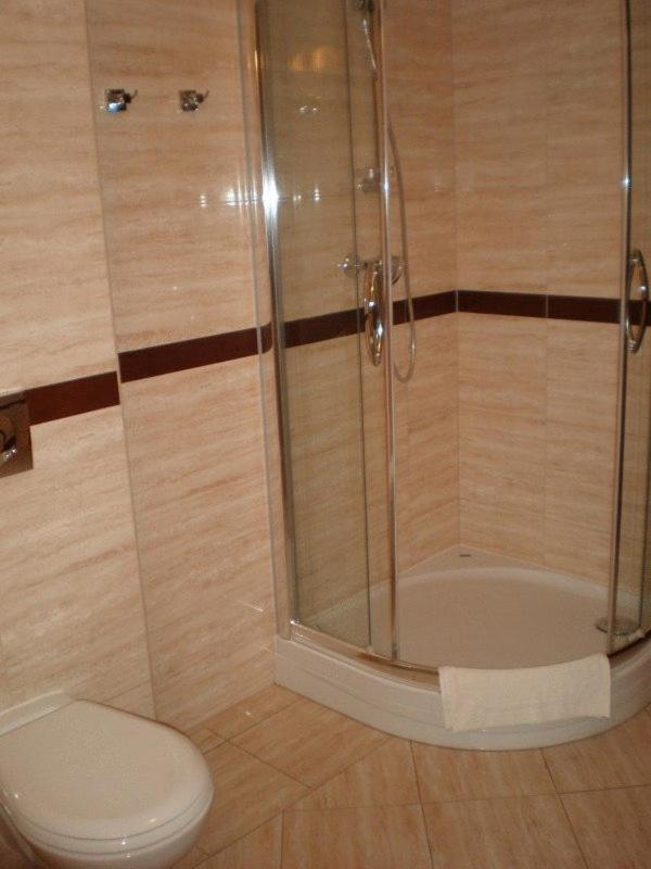 Double or Twin Room image 2