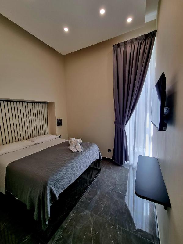 Economy Double Room image 3