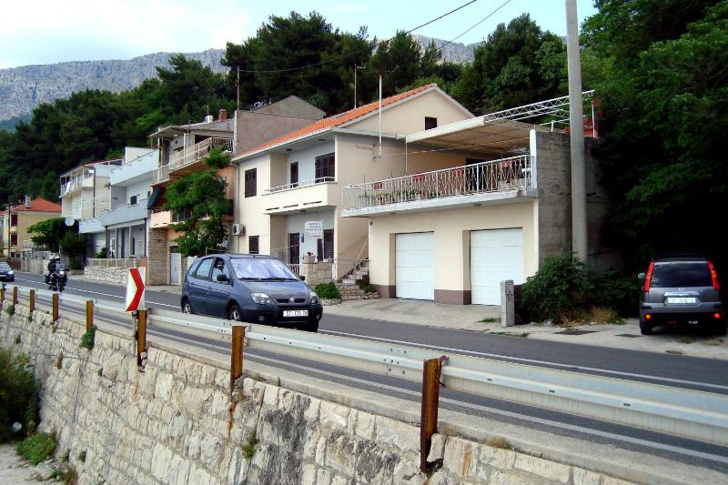 Apartments by the sea Mali Rat (Omis) - 2811 - image 1
