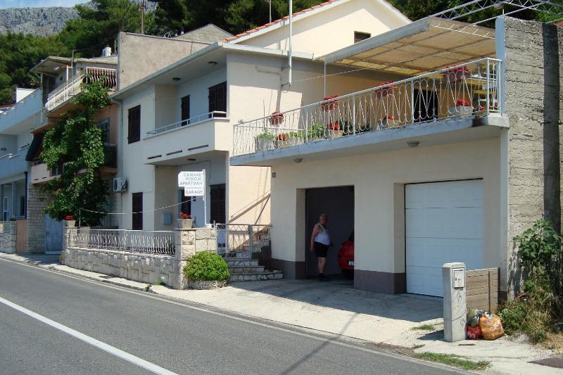 Apartments by the sea Mali Rat (Omis) - 2811 - image 6
