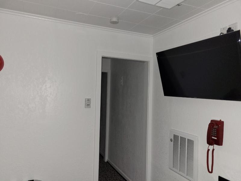 Family Room image 4