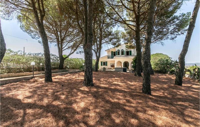 Nice Home In Noto With Wifi - image 3
