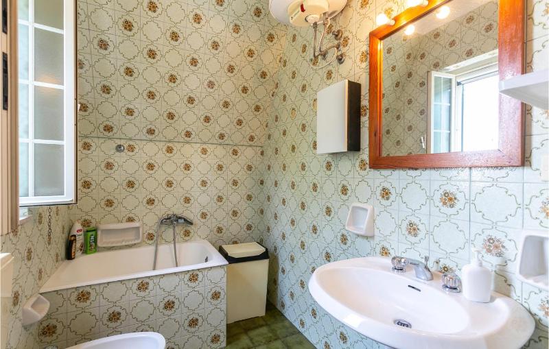 Nice Home In Noto With Wifi - image 8