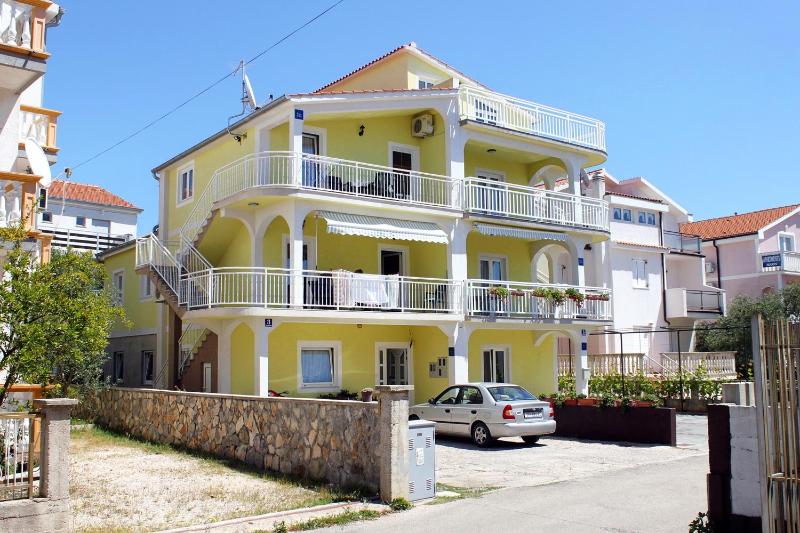 Apartments with a parking space Vodice - 5237 - image 1