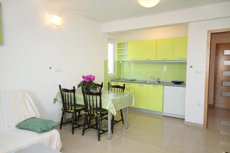 Apartments by the sea Duce Omis - 5261 - image 23