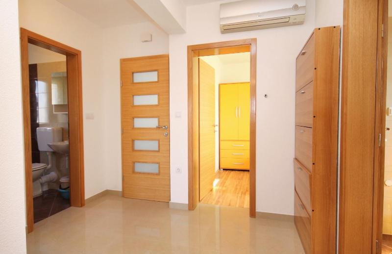 Apartments by the sea Duce Omis - 5261 - image 7