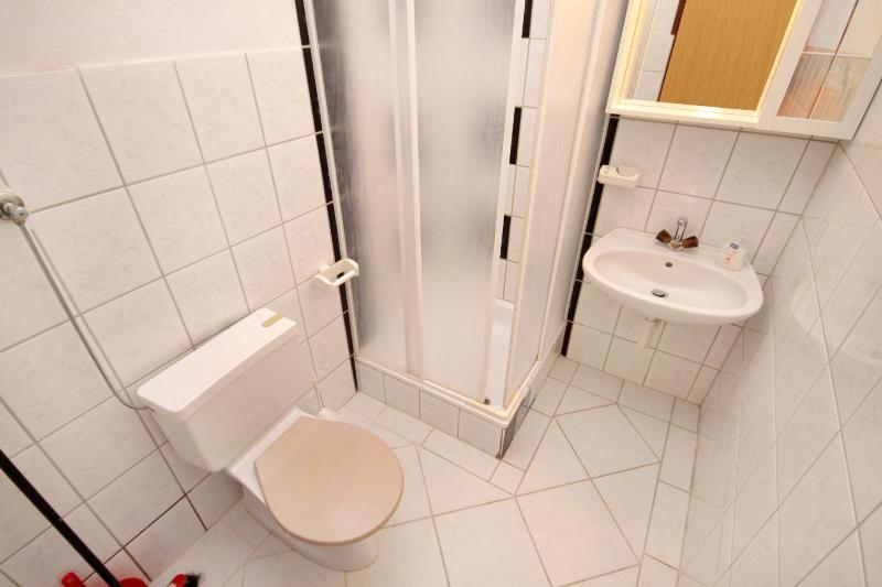 Family friendly apartments with a swimming pool Sveti Anton Krk - 5291 - image 38