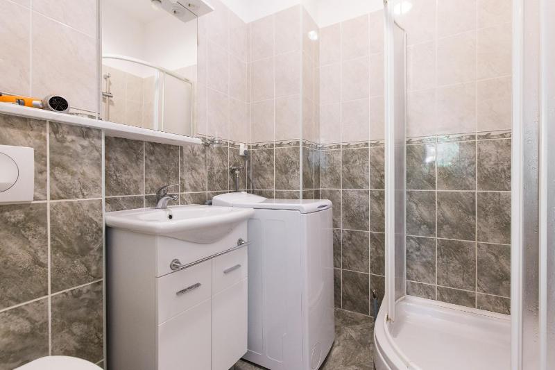 Apartments and rooms with parking space Krk - 5294 - image 17