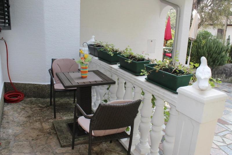 One-Bedroom Apartment with Terrace image 3