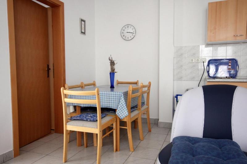 Apartments with a parking space Malinska (Krk) - 5397 - image 6
