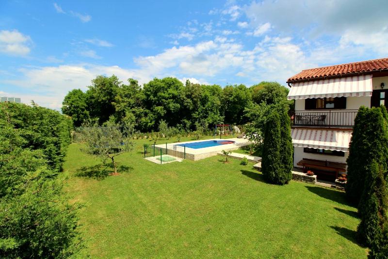 Family friendly apartments with a swimming pool Strmac Labin - 5527 - image 11