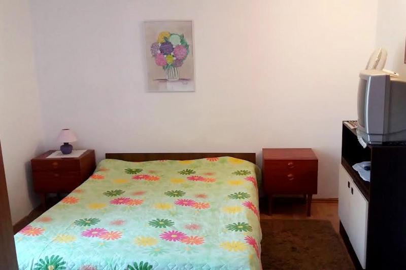 Studio with Balcony image 2