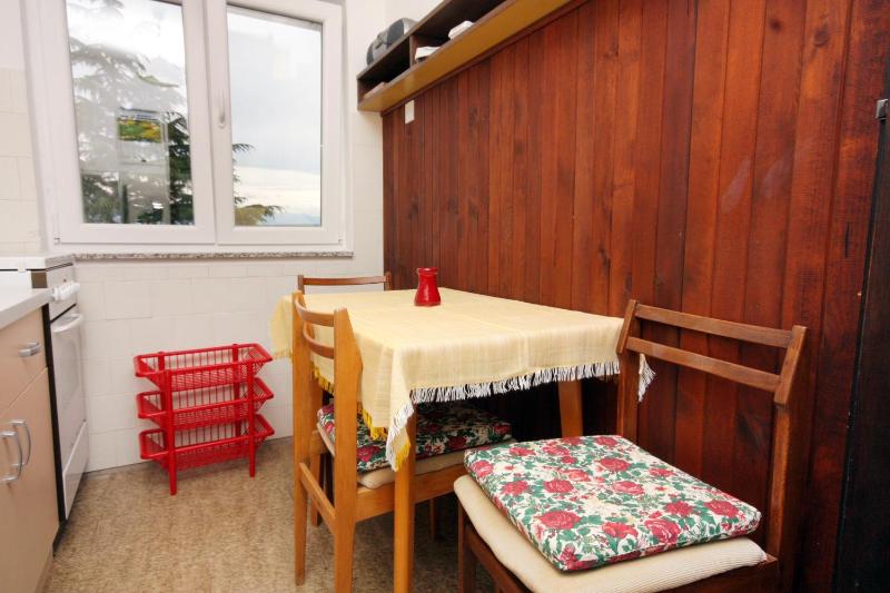 Three-Bedroom Apartment with Terrace and Sea View image 4
