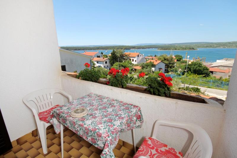 Two-Bedroom Apartment with Balcony and Sea View image 3