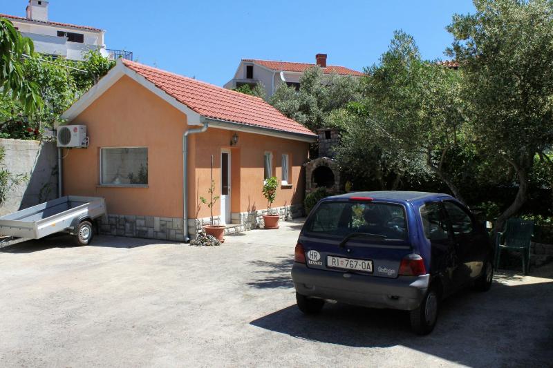 Apartments with a parking space Krk - 5422 - image 17