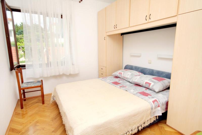 Apartments with a parking space Krk - 5422 - image 12