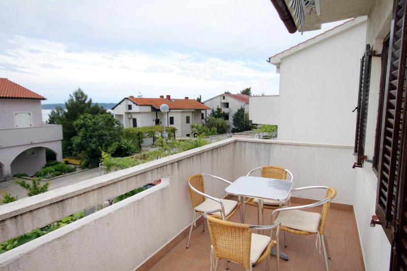Apartments with a parking space Krk - 5422 - image 6