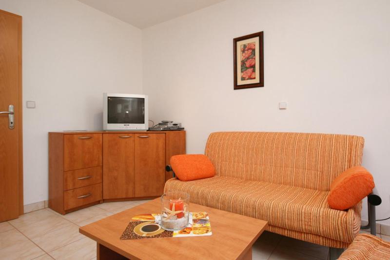 Apartment Pinezici 5464c - image 20
