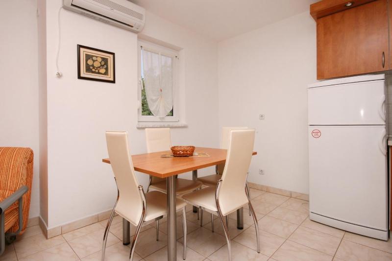 Apartment Pinezici 5464c - image 7