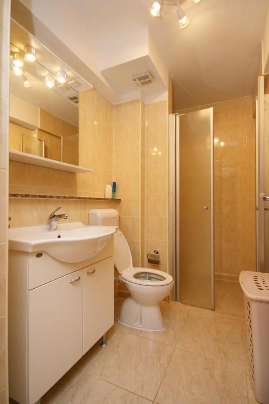 Apartment Pinezici 5464b - image 22