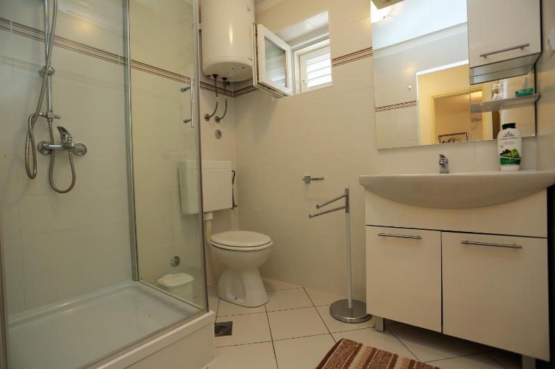 Apartments with parking space Supetar Brac - 5385 - image 26