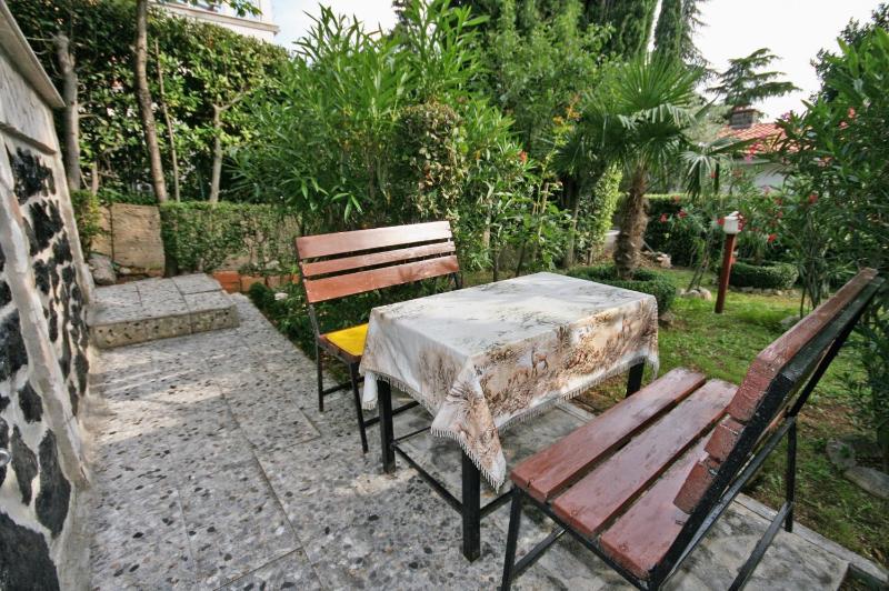 One-Bedroom Apartment with Terrace image 3