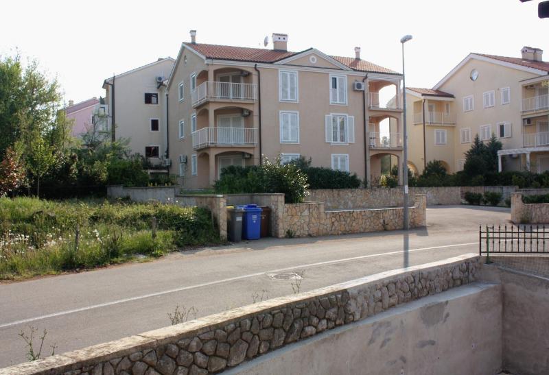 Three-Bedroom Apartment with Terrace image 3