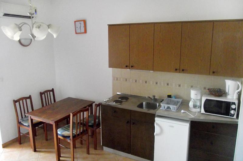 One-Bedroom Apartment with Terrace and Sea View image 4