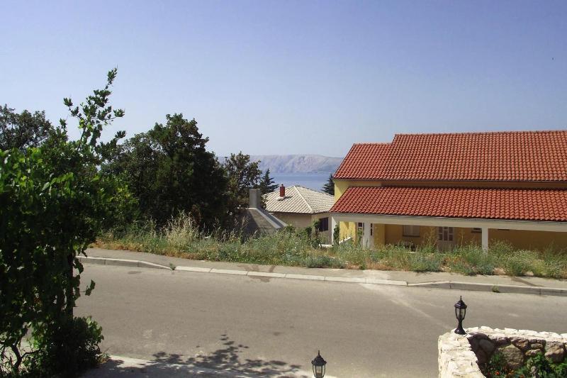 One-Bedroom Apartment with Terrace and Sea View image 2