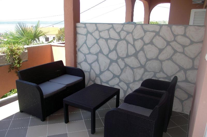 One-Bedroom Apartment with Terrace and Sea View image 3