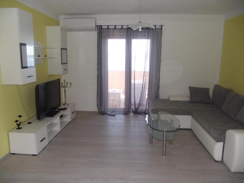 Two-Bedroom Apartment with Terrace and Sea View image 1